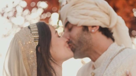Alia Bhatt-Ranbir Kapoor seal the deal with a kiss
