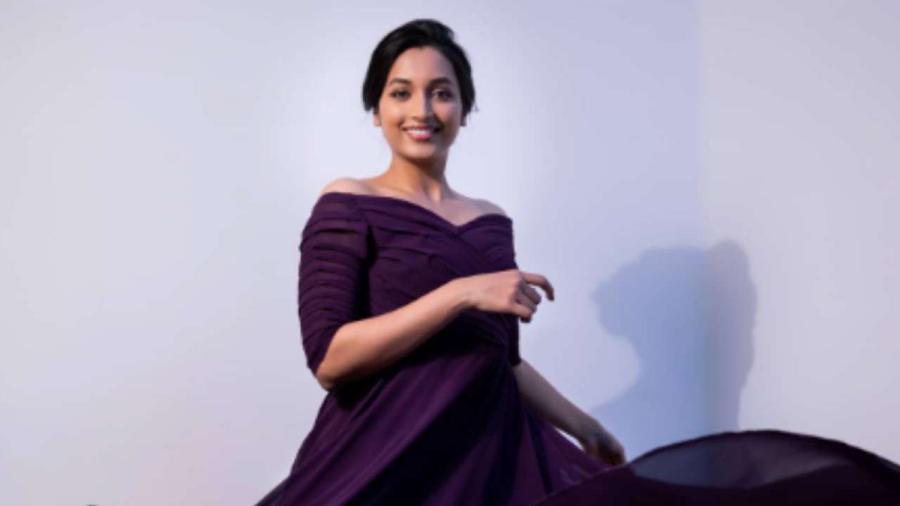 Srinidhi Shetty looks like a diva in purple gown