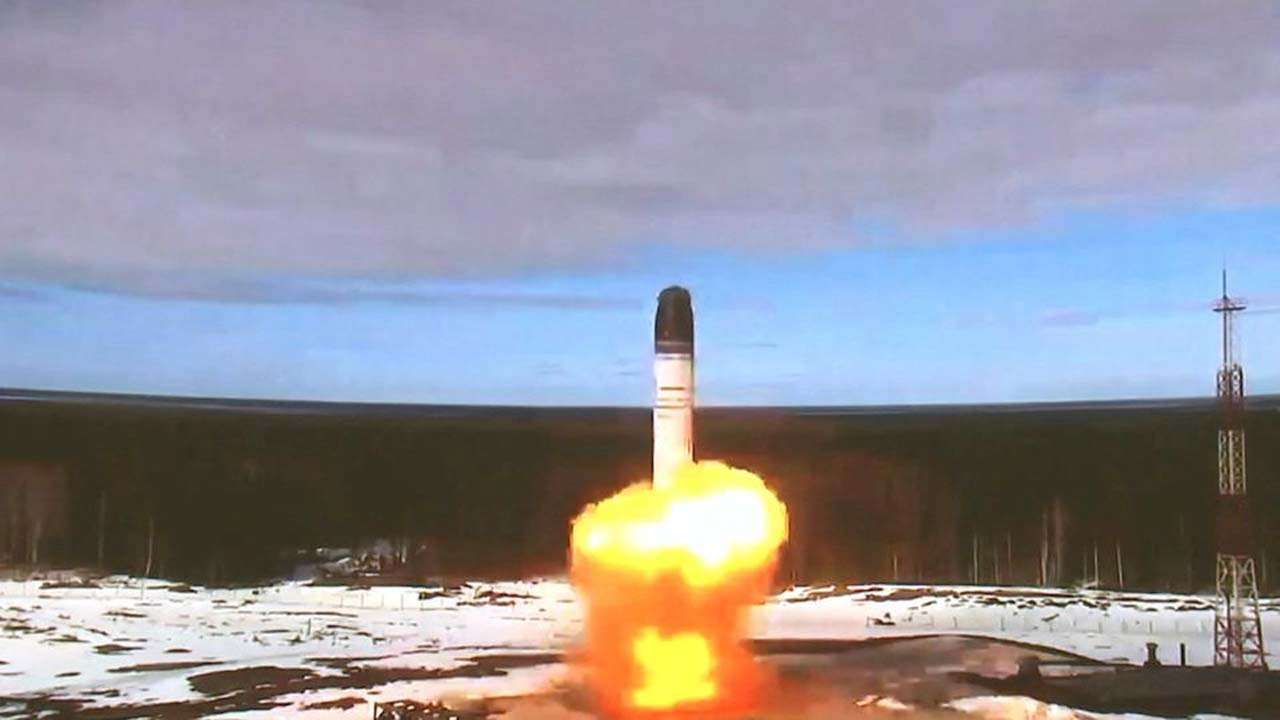 Russia Tests Sarmat Intercontinental Ballistic Missile That Can Carry ...