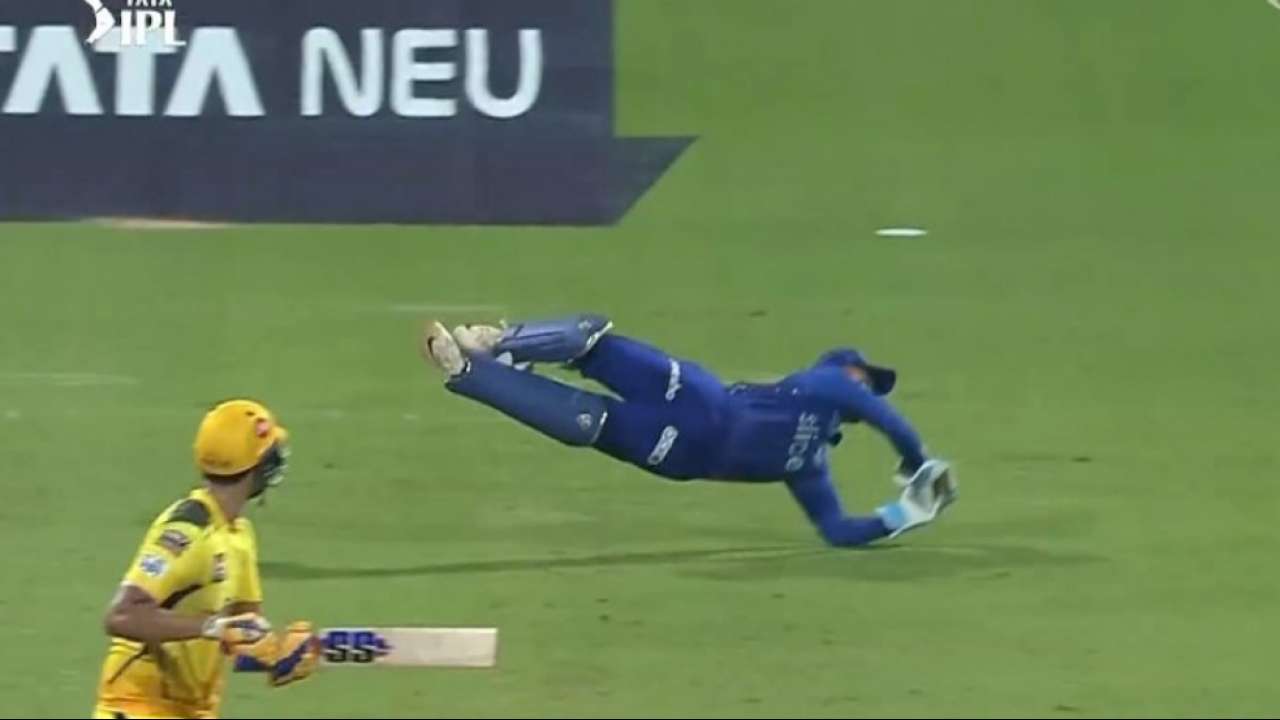 IPL 2022: Watch Ishan Kishan's flying catch to dismiss Shivam Dube ...