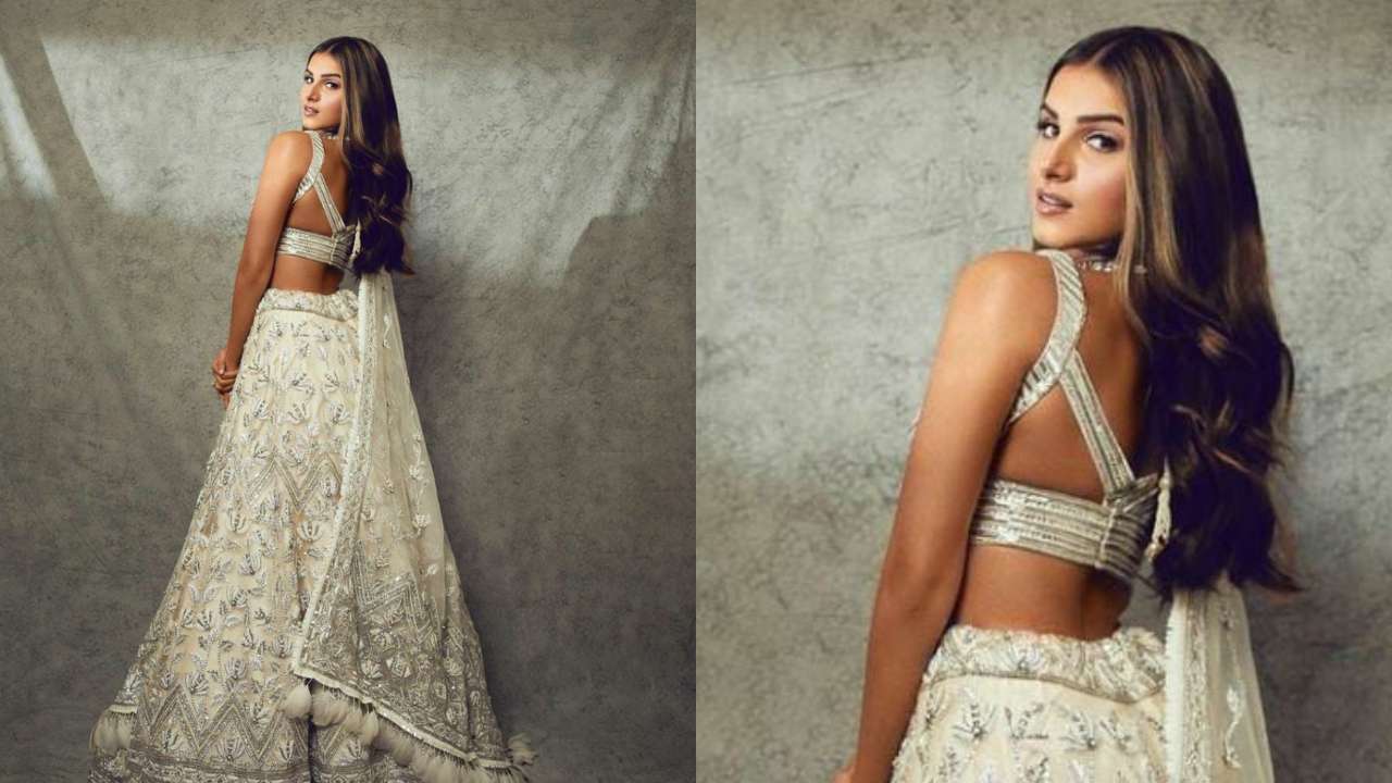 Tara Sutaria flaunting her lehenga