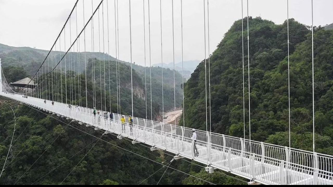 कोरोना के चलते बंद था ब्रिज