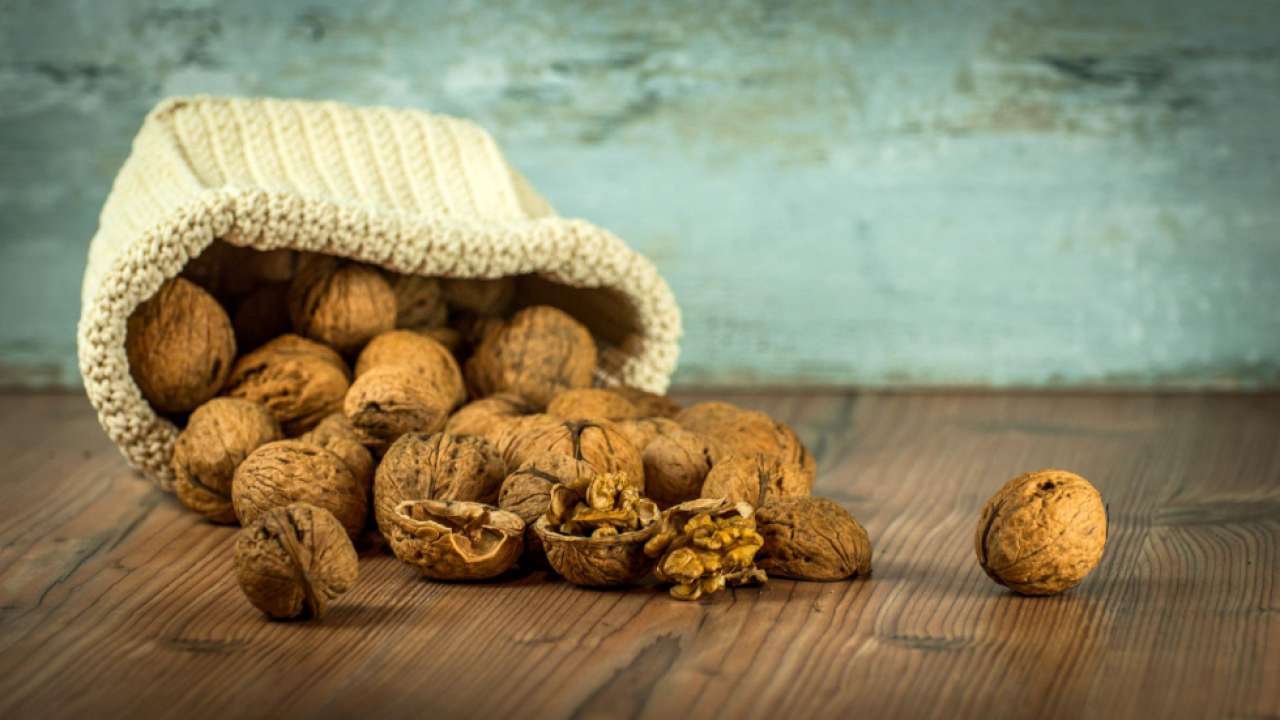 Benefits of eating walnuts daily for blood pressure, healthy gut