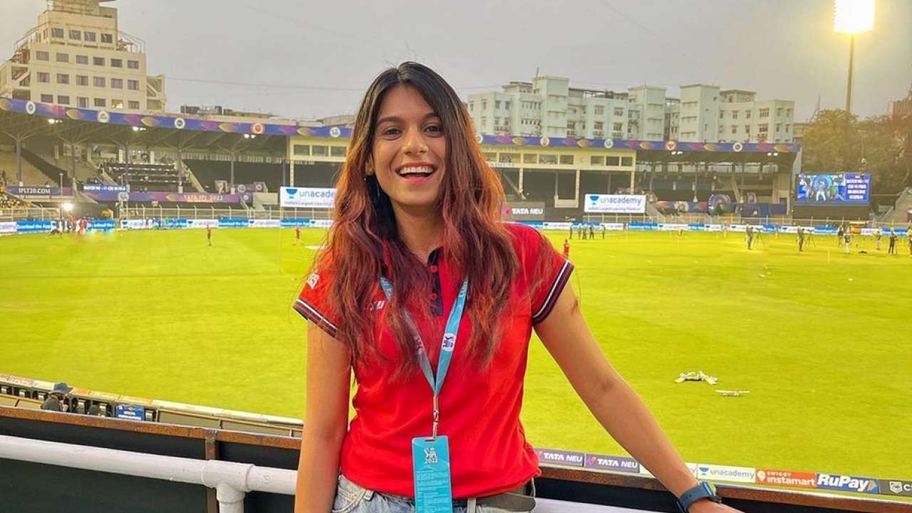 IPL 2022: Meet 'mystery girl' of Punjab Kings Shashi Dhiman who is stand-up  comedian by profession