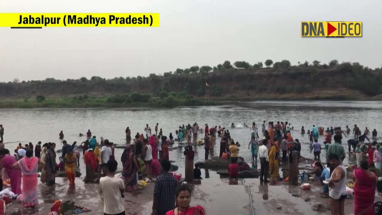 MP: Devotees take holy dip in River Narmada on occasion of Buddha Purnima