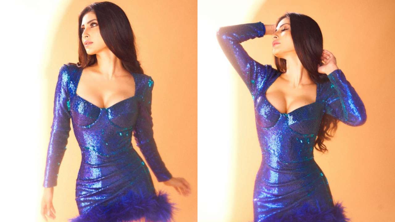 Sex Mouni Roy - Mouni Roy looks sizzling hot in shimmery blue dress featuring plunging  neckline