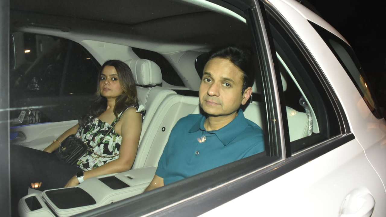 Apoorva Mehta with wife Bijal Mehta