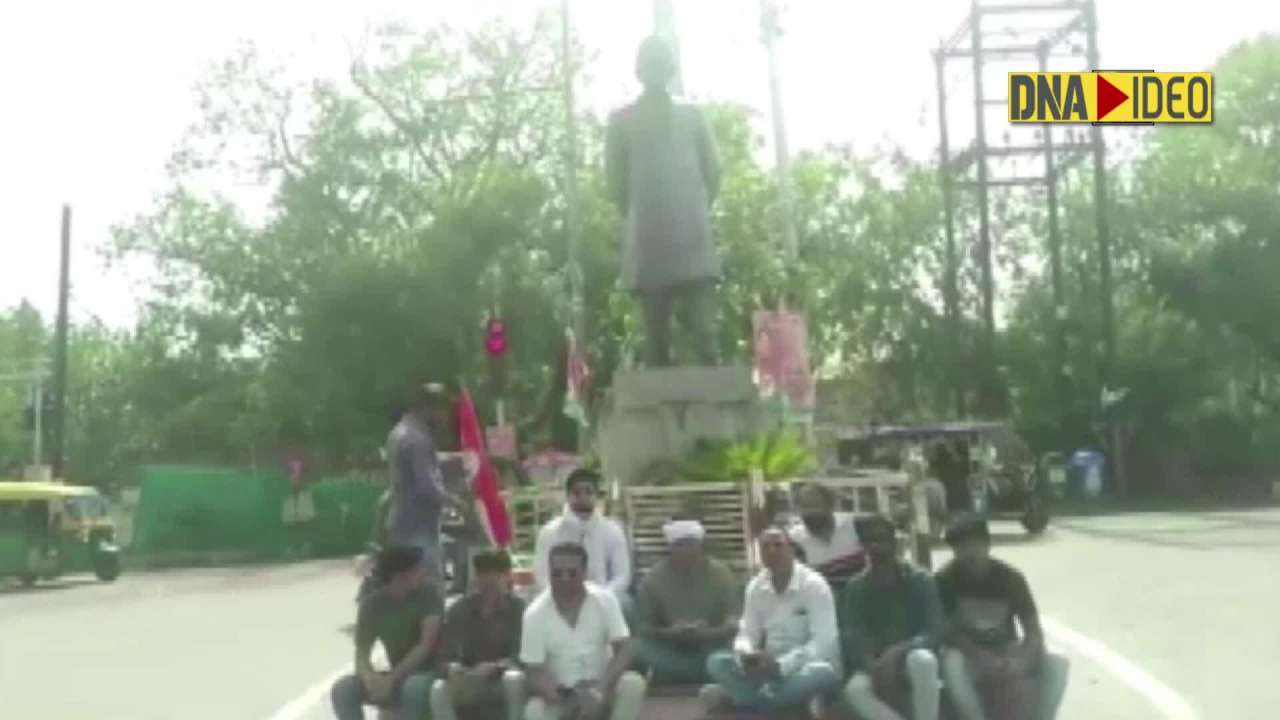 MP: Miscreants vandalise statue of Pandit Nehru in Satna, Congress workers stage protest