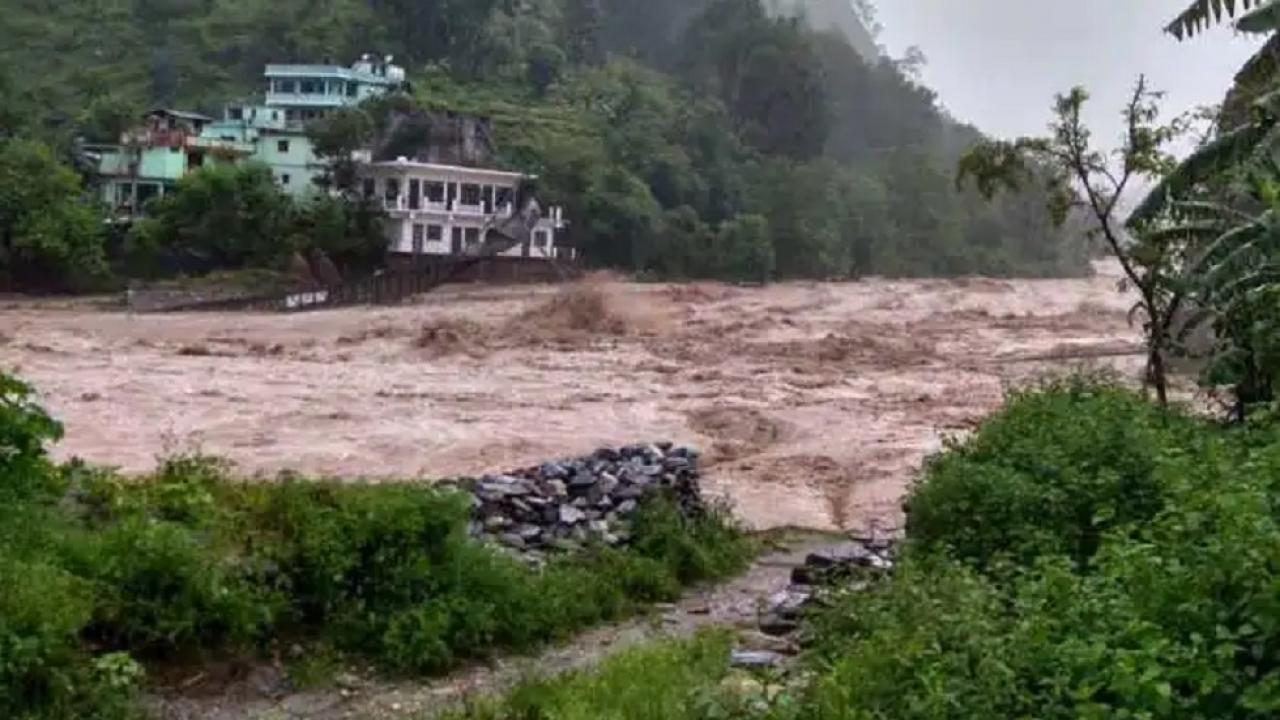 उत्तराखंड में होगी भीषण बारिश