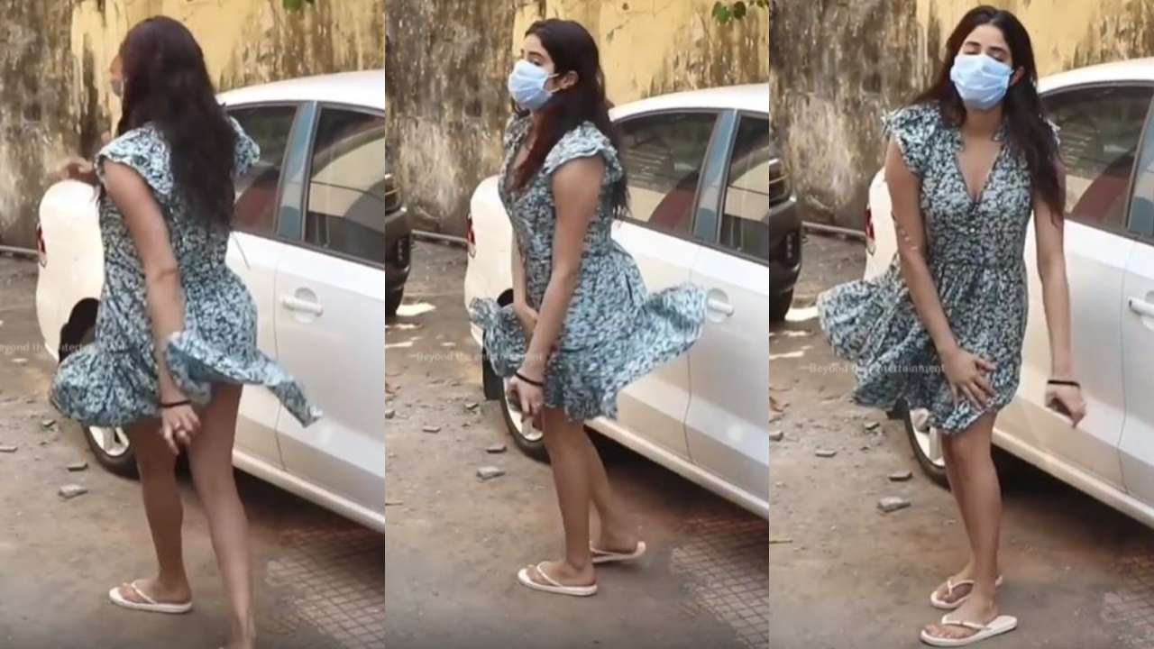 Janhvi Kapoor suffers oops moment due to wind