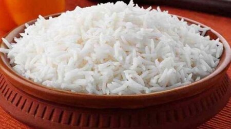 चावल उबालकर खाएं
