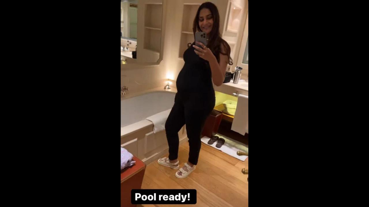 Sonam Kapoor 'Pool ready'