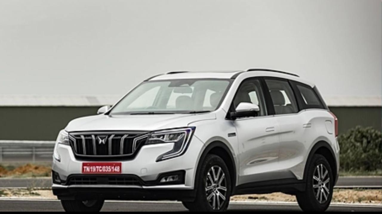 Mahindra XUV700 और XUV300