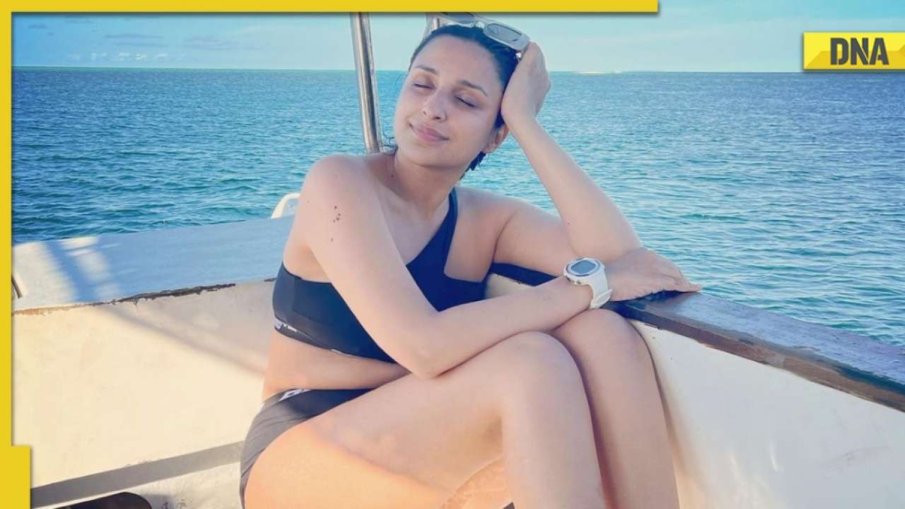 Priyanka Bf Film Sexy Video - Parineeti Chopra flaunts her sexy curves in blue bikini, fans call her  'super hot'