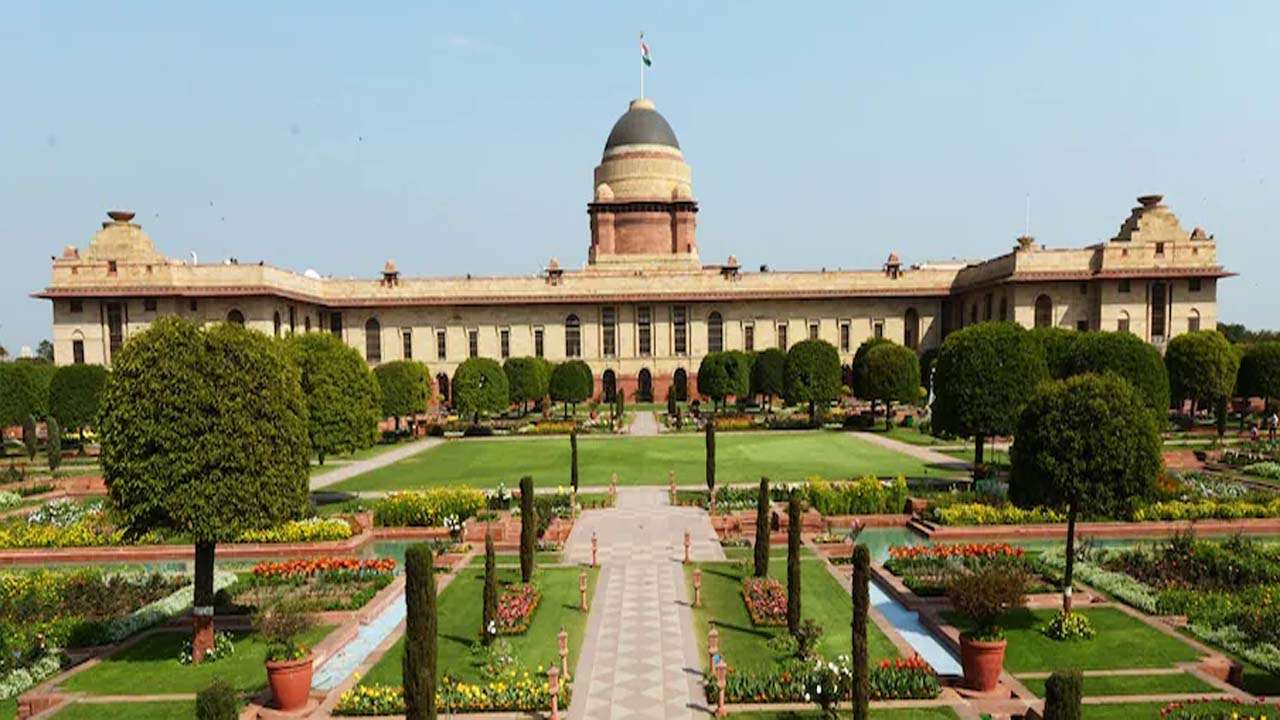 Rashtrapati Bhavan built in an area spread over 2 lakh square feet