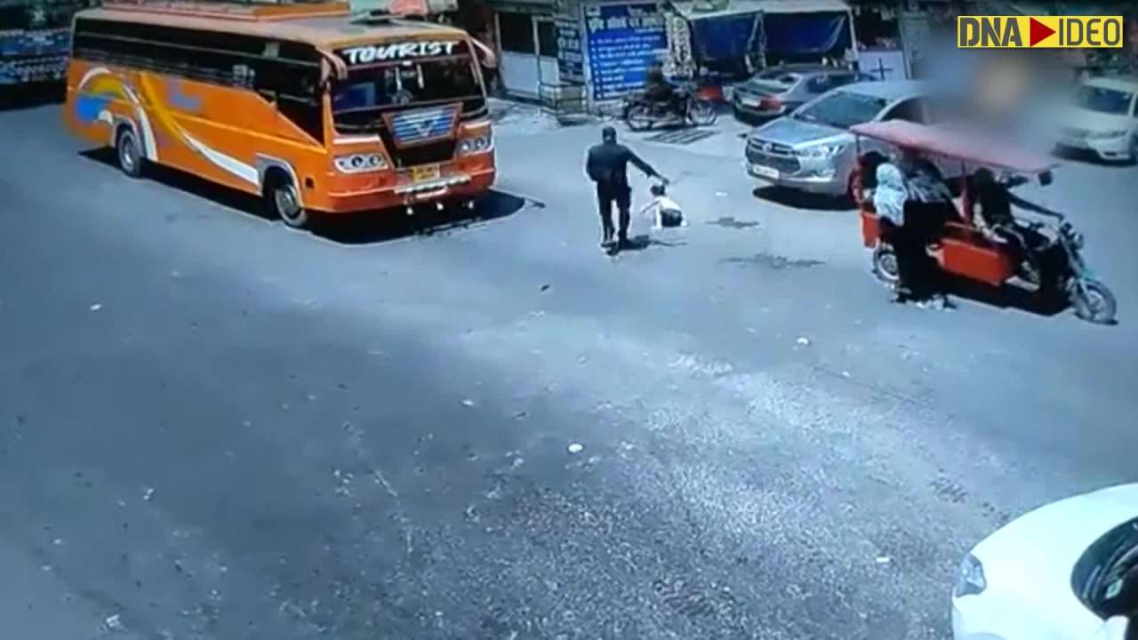 Traffic Constable risks life to save child who falls off e-rickshaw on busy road