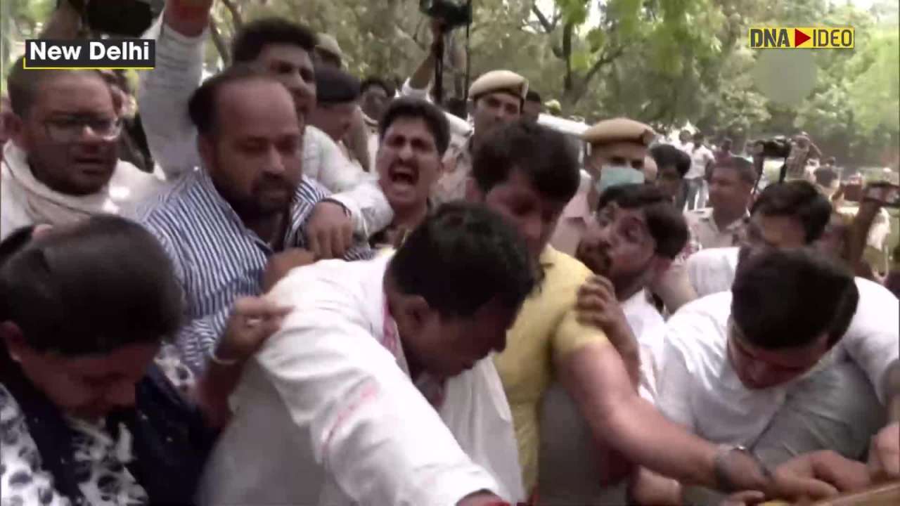 National Herald case: Delhi Police detained senior Congress leaders protesting against ED