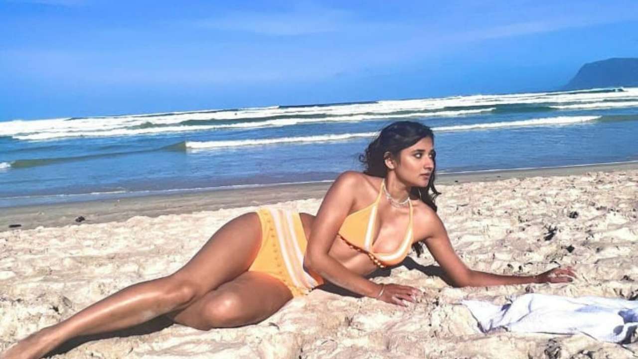 Khatron Ke Khiladi 12: Kanika Mann, Chetna Pande, Erika Packard's sizzling  hot bikini photos set internet ablaze