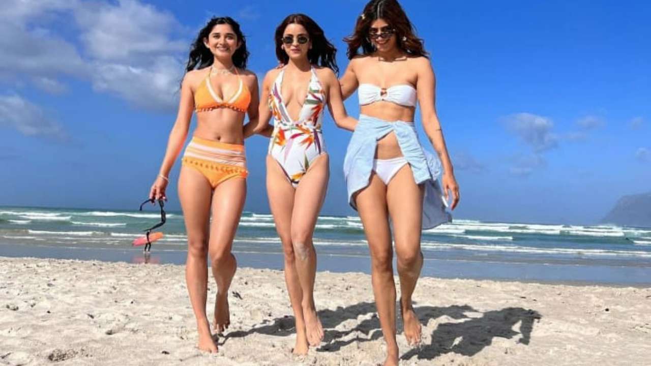 Chetna Pande Sexy Video Xxx - Khatron Ke Khiladi 12: Kanika Mann, Chetna Pande, Erika Packard's sizzling  hot bikini photos set internet ablaze