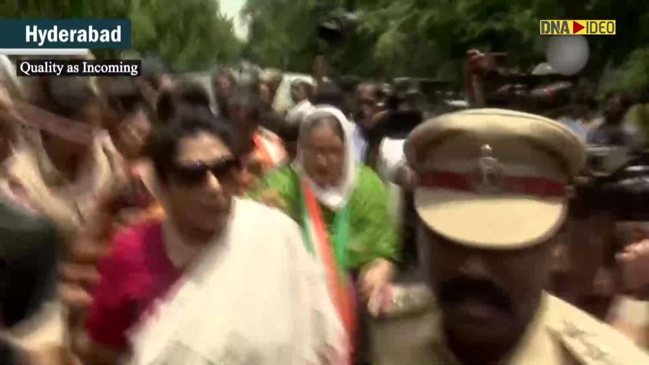 Telangana Congress Leader Renuka Chowdhury Holds Cop By Collar During Protest In Hyderabad 8309