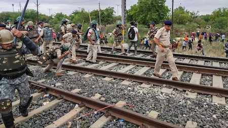 Lathi-charge on protesters