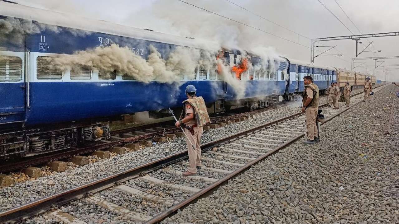 Train torched in Ballia