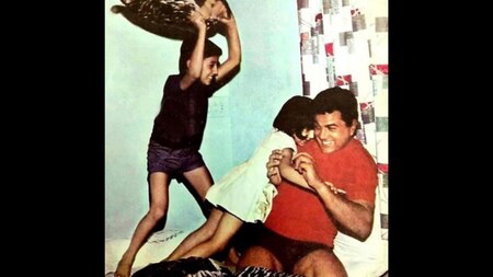 Dharmendra bond with kids 