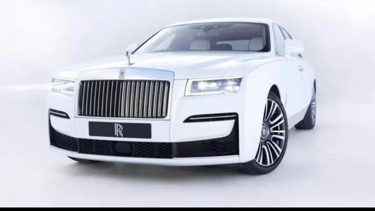 सलमान के कलेक्शन की सबसे महंगी गाड़ी Rolls Royce Phantom