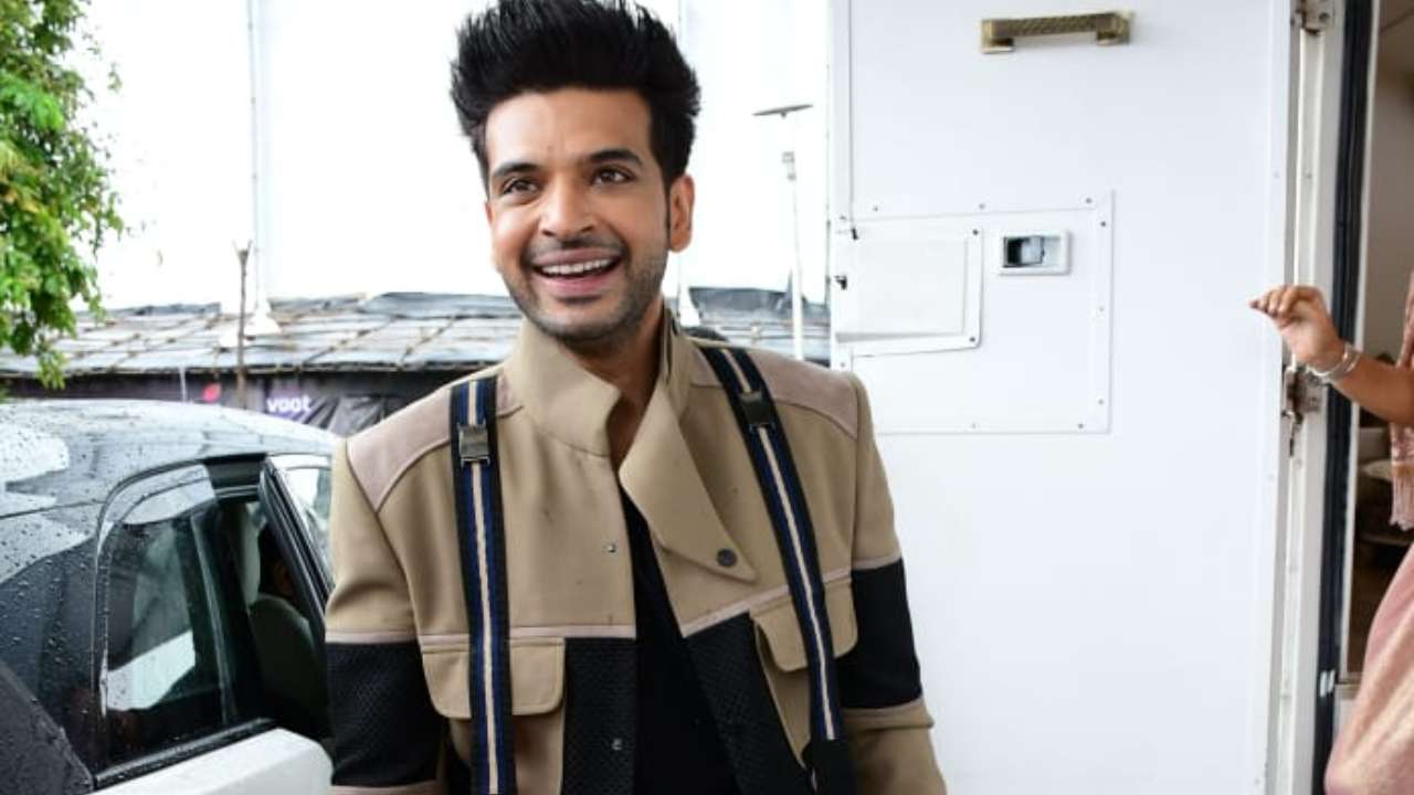 Karan Kundrra flashes his million-dollar smile