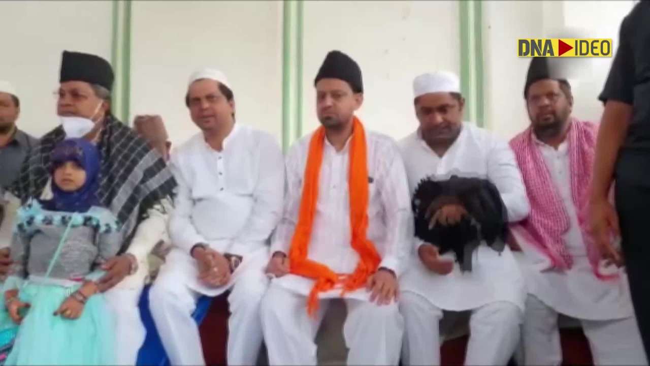  Congress leader Siddaramaiah participates in namaz on Eid al-Adha in Bengaluru