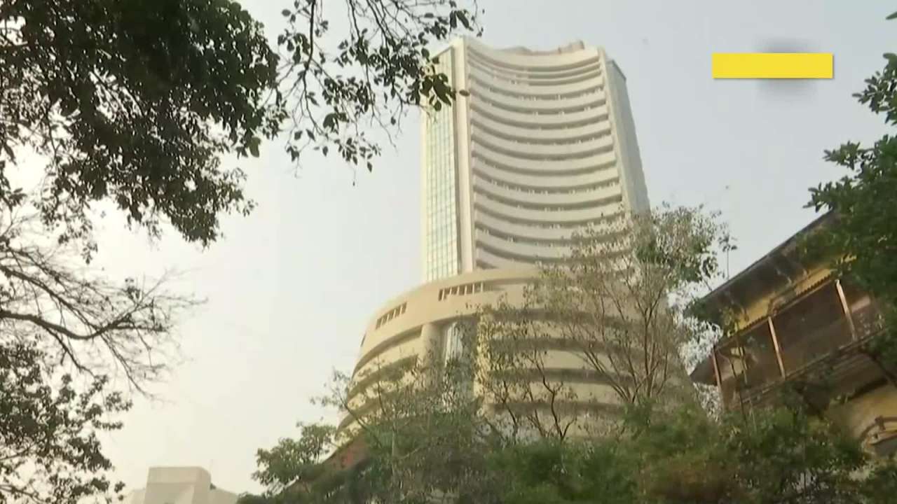 Indian stock indices start fresh week in red, Sensex slips nearly 300 pts