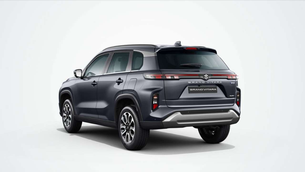 Maruti Suzuki Grand Vitara comes with a elegant rear