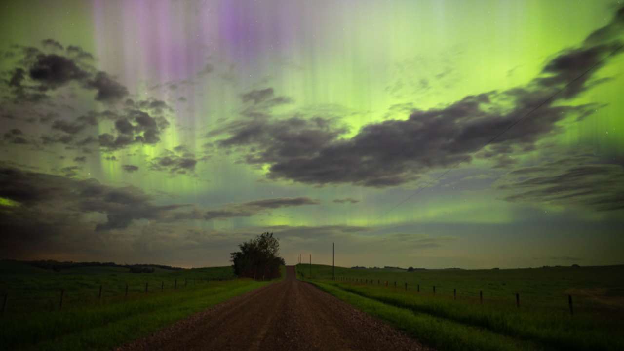 Solar storm hits Earth