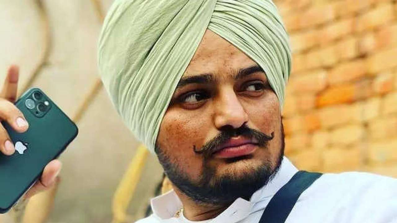 Sidhu Moose Wala Murder: Family urges fans not to visit them!