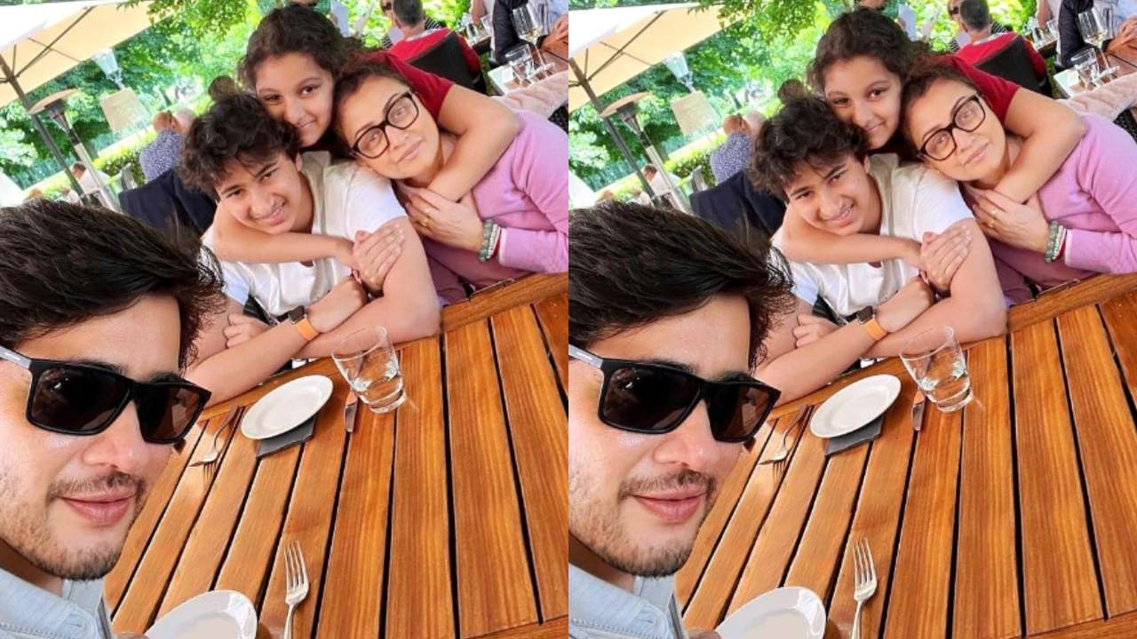 Mahesh Babu's adorable selfie with family