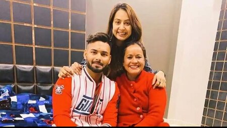 Rishabh Pant Sister 