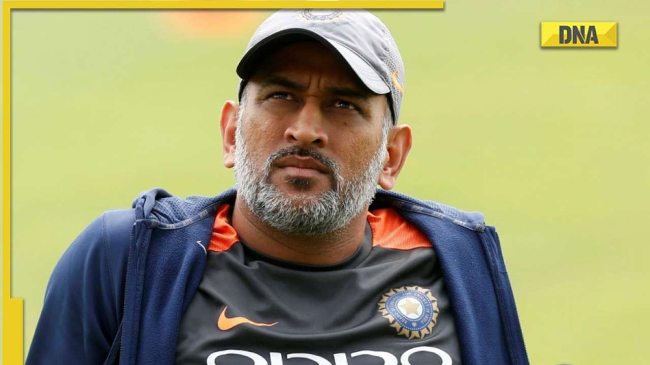 Former Indian skipper MS Dhoni changes his Instagram picture to tricolour
