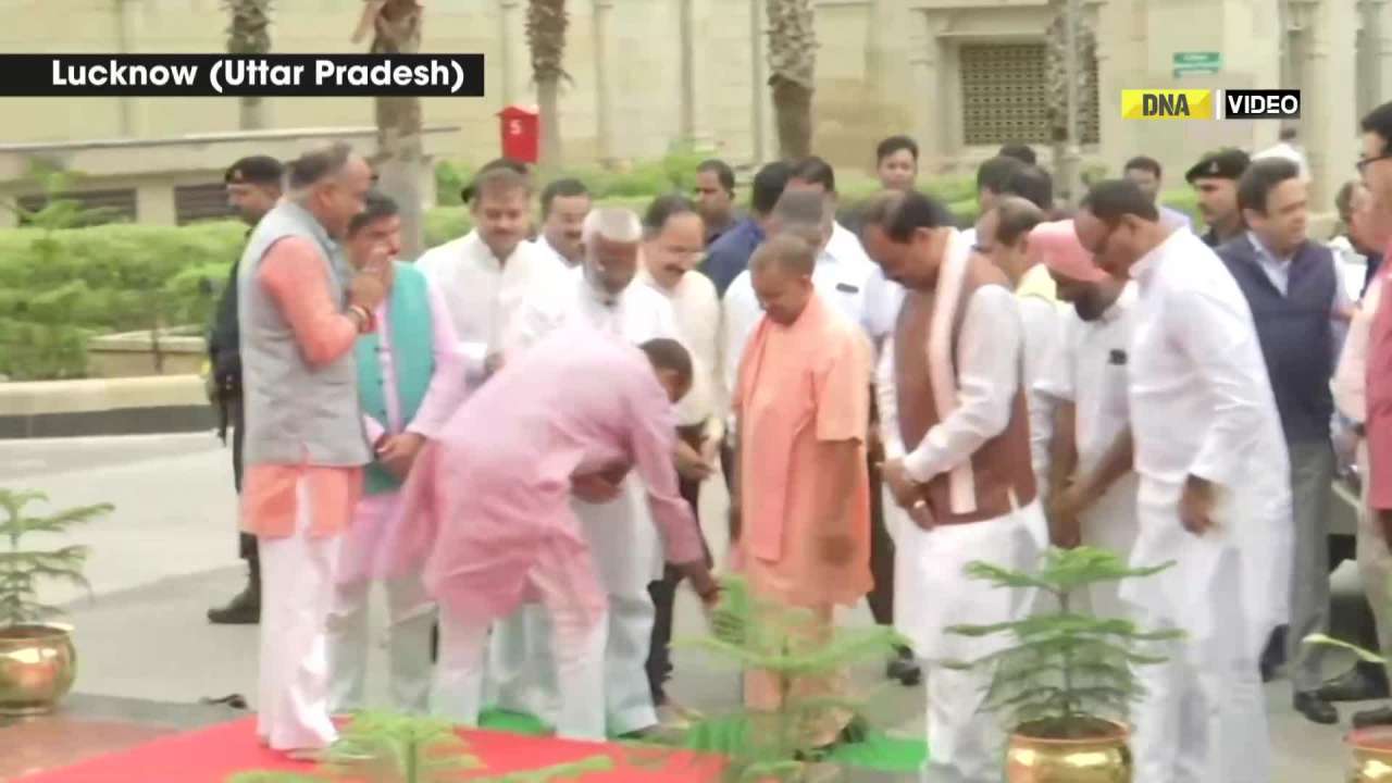 UP CM Yogi Adityanath pays floral tribute to Atal Bihari Vajpayee in Lucknow