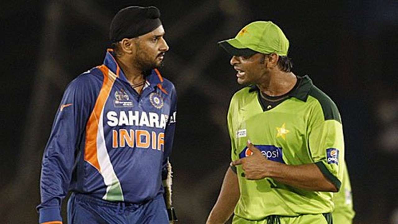 Harbhajan Singh vs Shoaib Akhtar