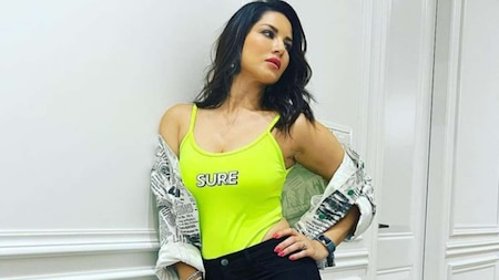 Sunny Leone's summery outfit