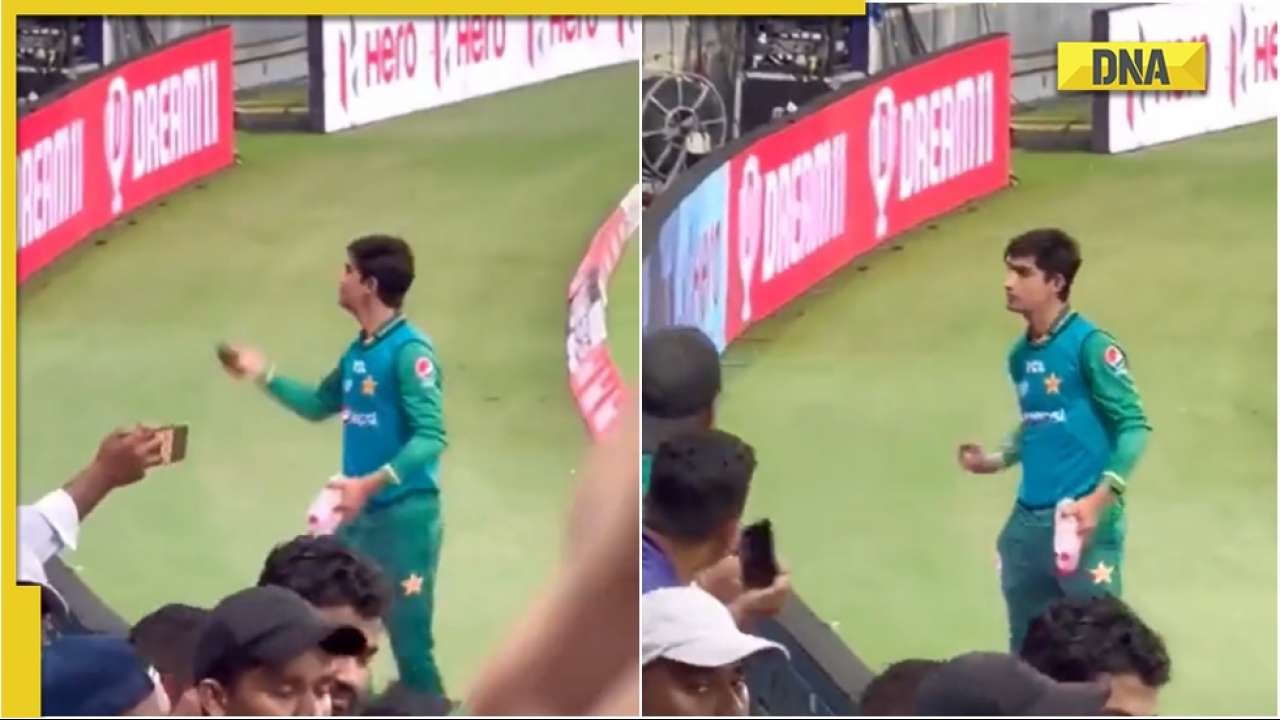 Watch: Fans throw mobile phones towards Naseem Shah, he puts them in his pocket, video viral