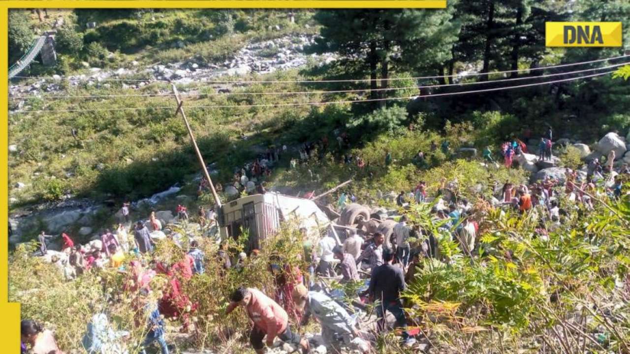 Jammu and Kashmir 12 death, 27 injured as bus falls into in Poonch
