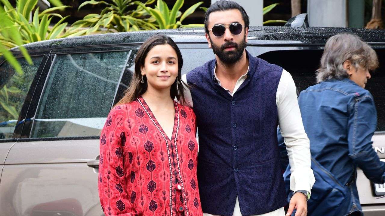 Brahmastra': Ayan Mukerji shares rare picture featuring Alia Bhatt, Ranbir  Kapoor