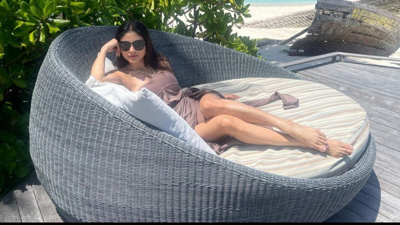 Mouni Roy enjoying vacation in Maldives