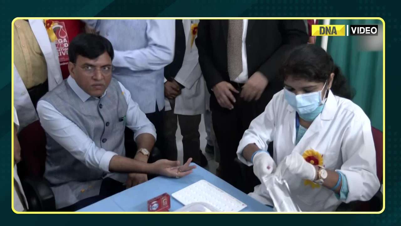 Raktdaan Amrit Mahotsav: Health Minister Mansukh Mandaviya donates blood 