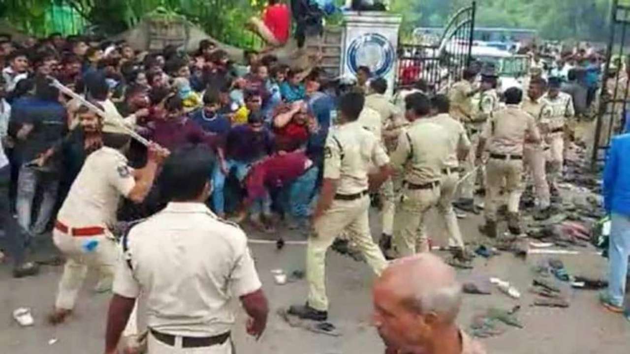 Watch: Stampede broke out in Hyderabad as cricket fans gather to get India vs Australia ticket 
