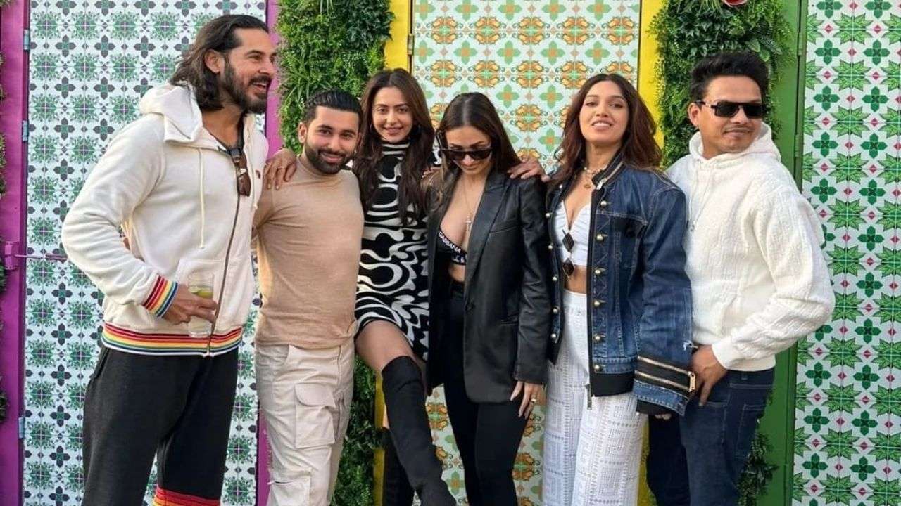 In pics: Rakul Preet Singh celebrates her 32nd birthday with Arjun Kapoor, Malaika Arora, Bhumi Pednekar