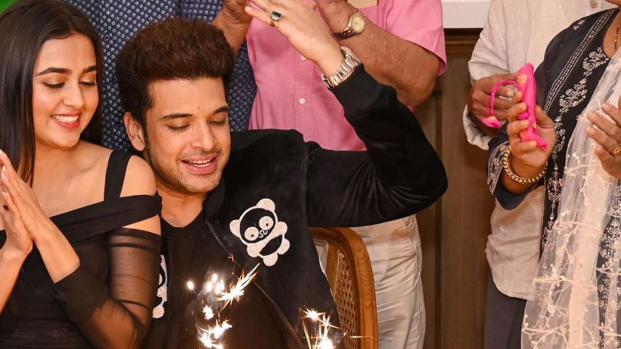 Karan Kundrra cuts his birthday cake