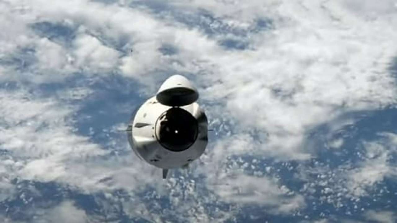 Spacex Capsule Returns 4 Astronauts To Earth From International Space