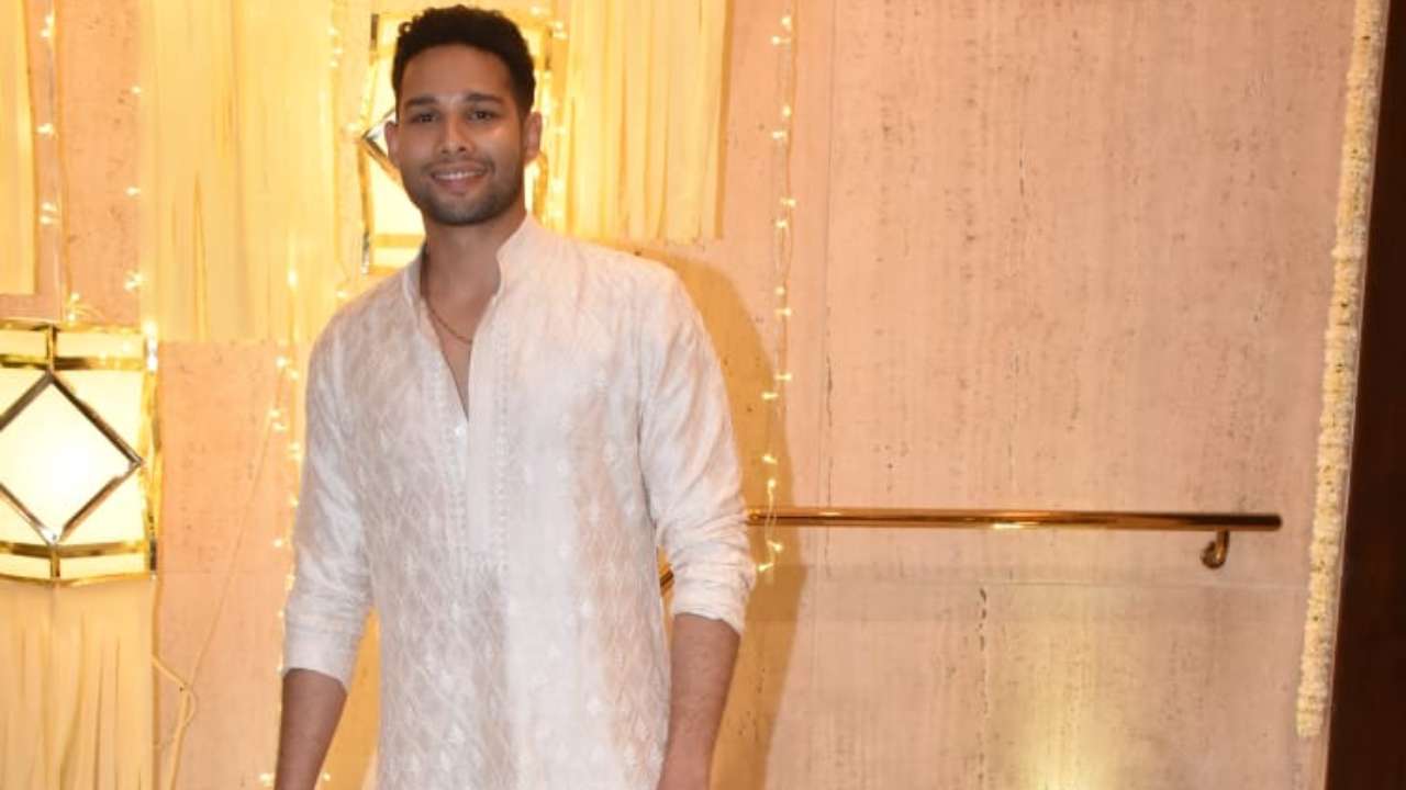 Siddhant Chaturvedi looks dapper in Kurta Pajama